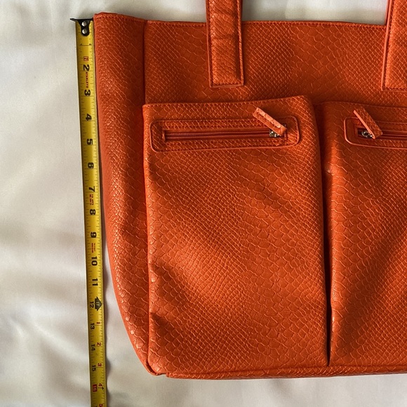 Neiman Marcus Shoulder Bag Tote 4 Outer Pockets Orange Vegan Stamped Snakeskin - Picture 11 of 11